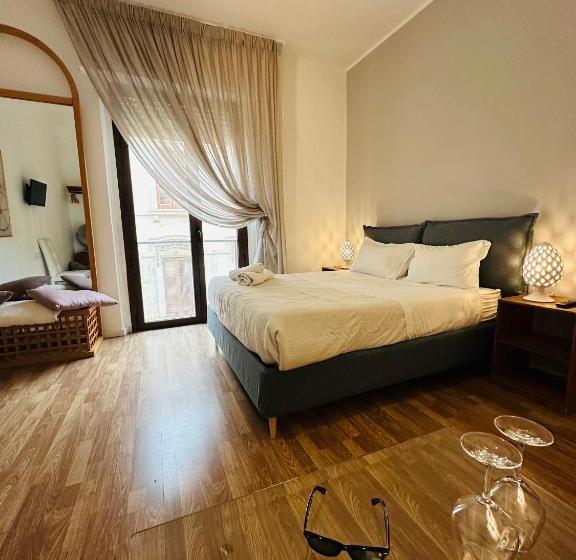 هتل B&b Degli Artisti Suite