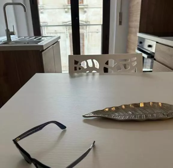 هتل B&b Degli Artisti Suite