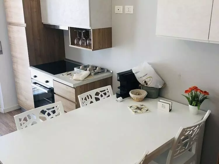 هتل B&b Degli Artisti Suite