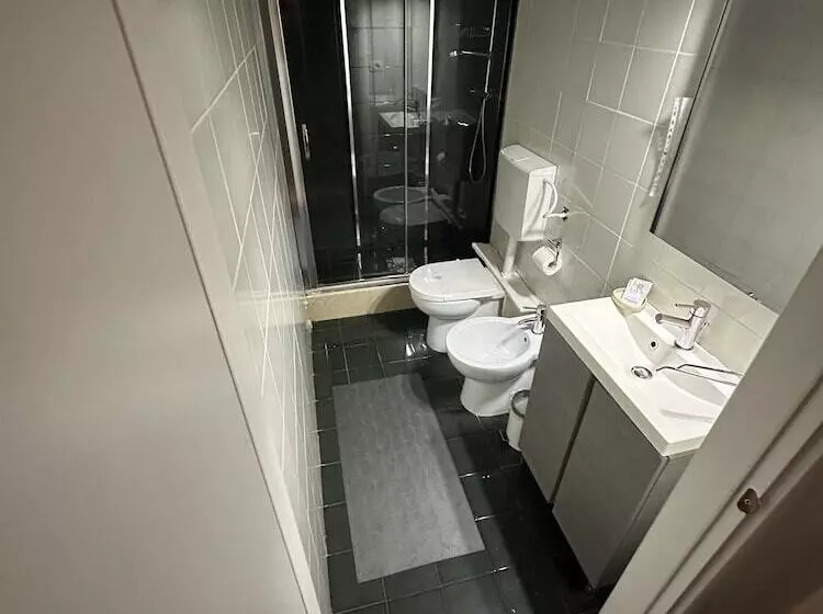 هتل B&b Degli Artisti Suite