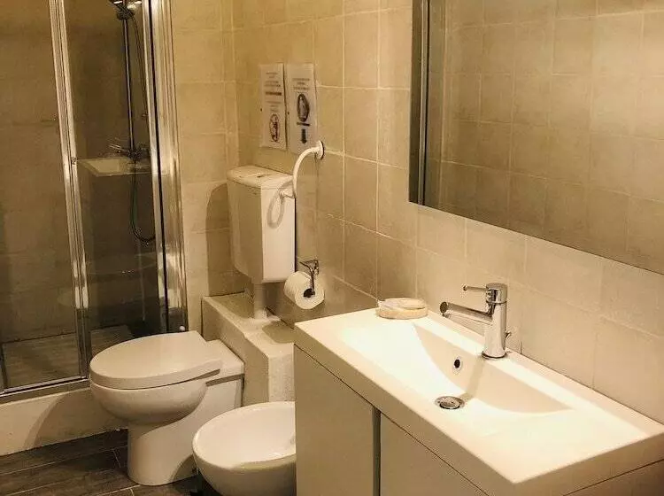 هتل B&b Degli Artisti Suite