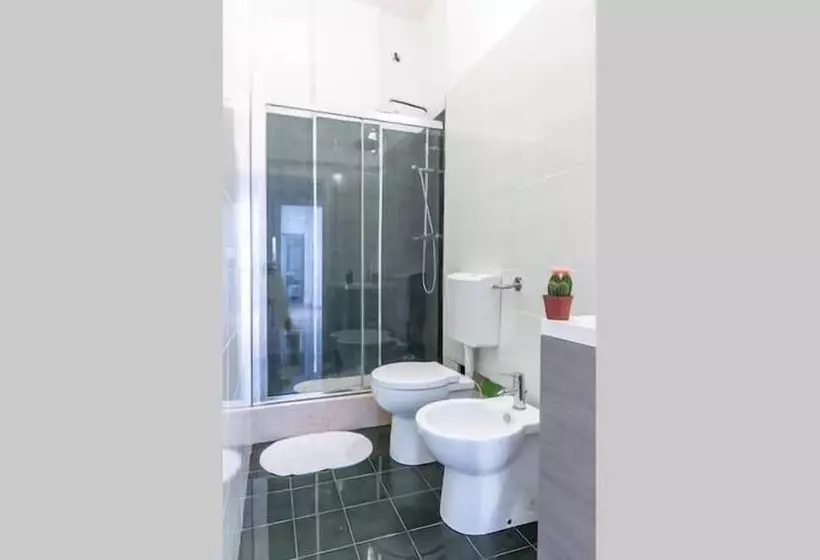 هتل B&b Degli Artisti Suite