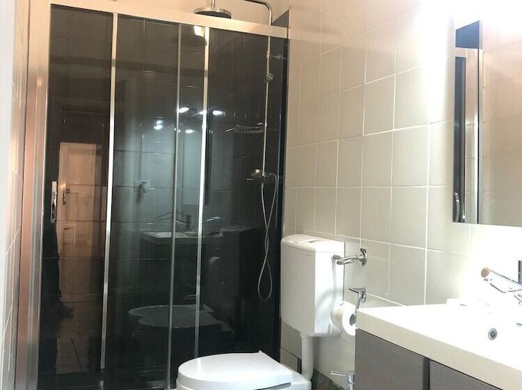 هتل B&b Degli Artisti Suite