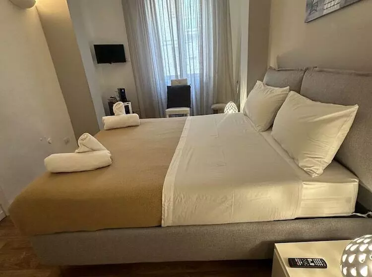 هتل B&b Degli Artisti Suite