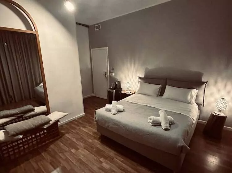 هتل B&b Degli Artisti Suite