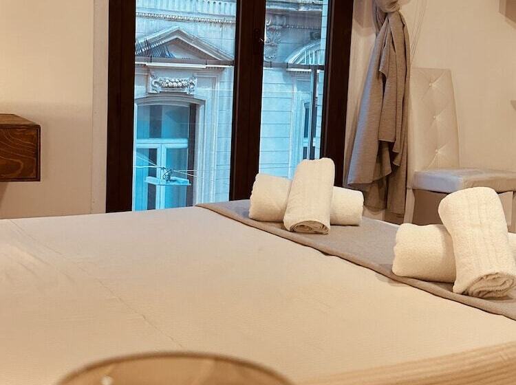 هتل B&b Degli Artisti Suite