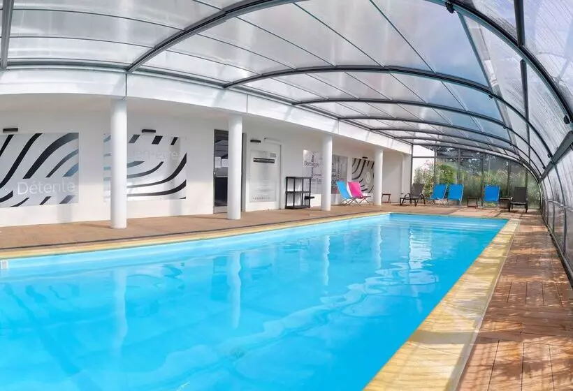 ホテル Golden Tulip Pornic Suites