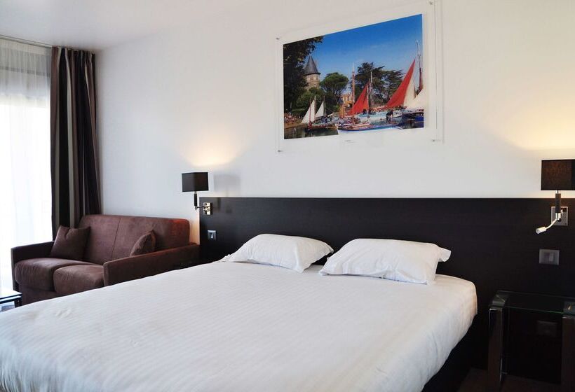 هتل Golden Tulip Pornic Suites