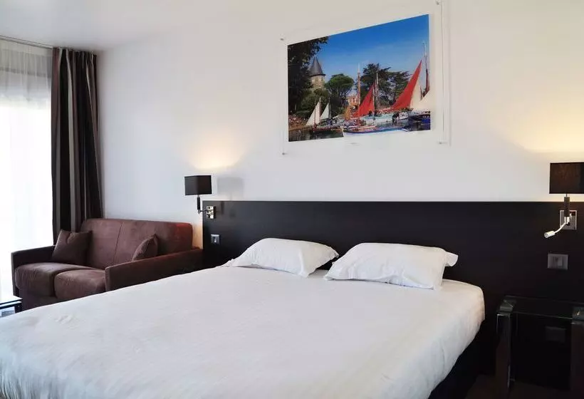 ホテル Golden Tulip Pornic Suites