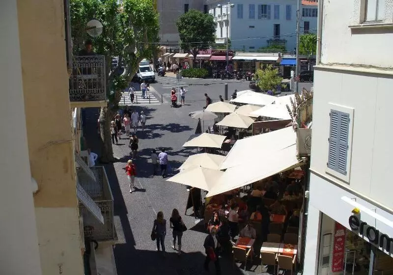 Hotelli Modern Hôtel