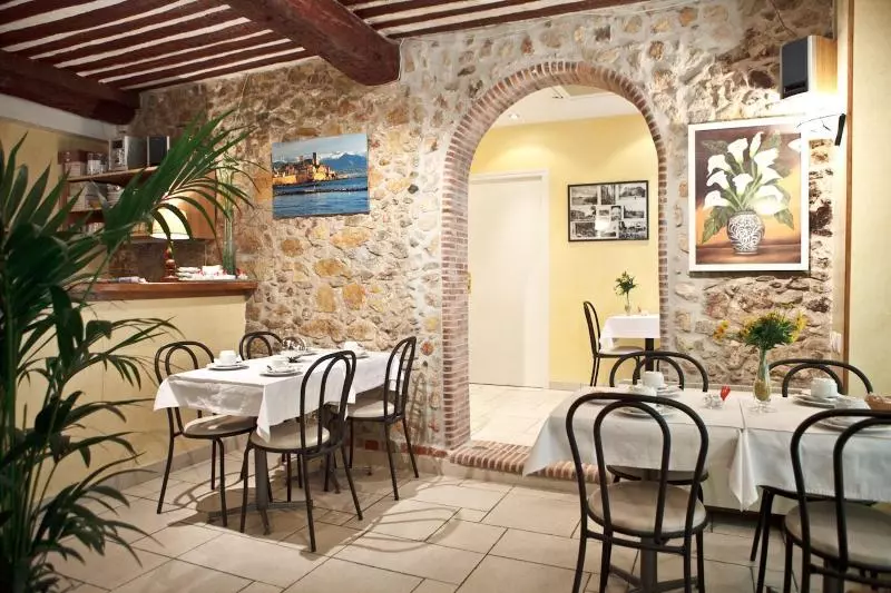 Hotelli Modern Hôtel