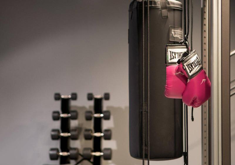 Отель Moxy Seattle Downtown