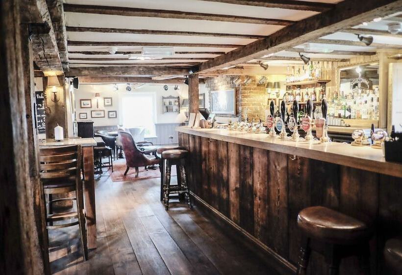 בית מלון כפרי The Crown Inn