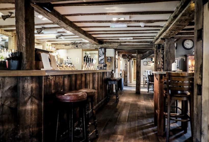 בית מלון כפרי The Crown Inn