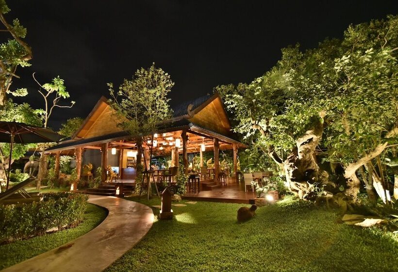 בית מלון כפרי The Nine Thipthara Klongson Resort