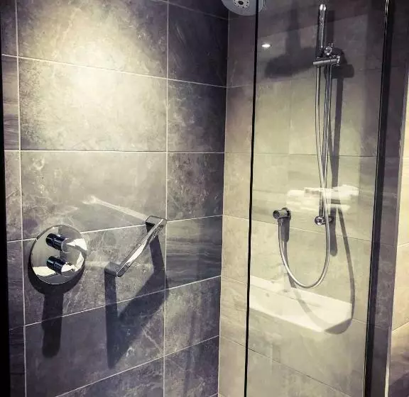 Maldron Hotel Belfast City