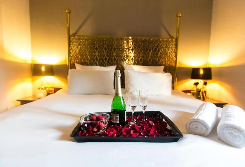 פנסיון Belladona Guesthouse