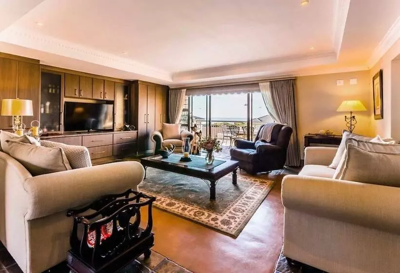 پانسیون Nautilus Guest House
