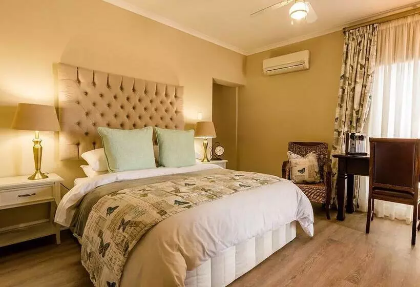 پانسیون Nautilus Guest House