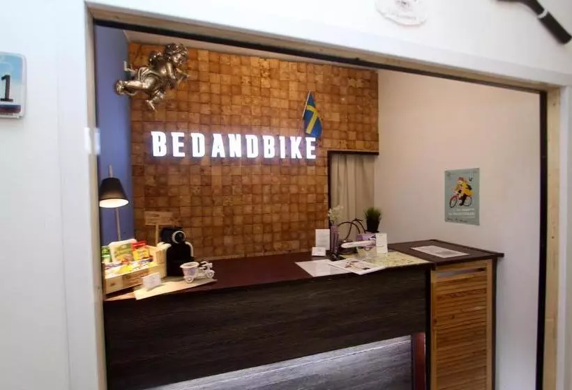 Hostel Bedandbike Rooms