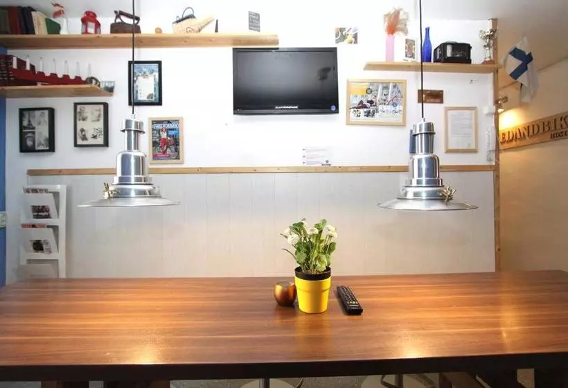 Hostel Bedandbike Rooms