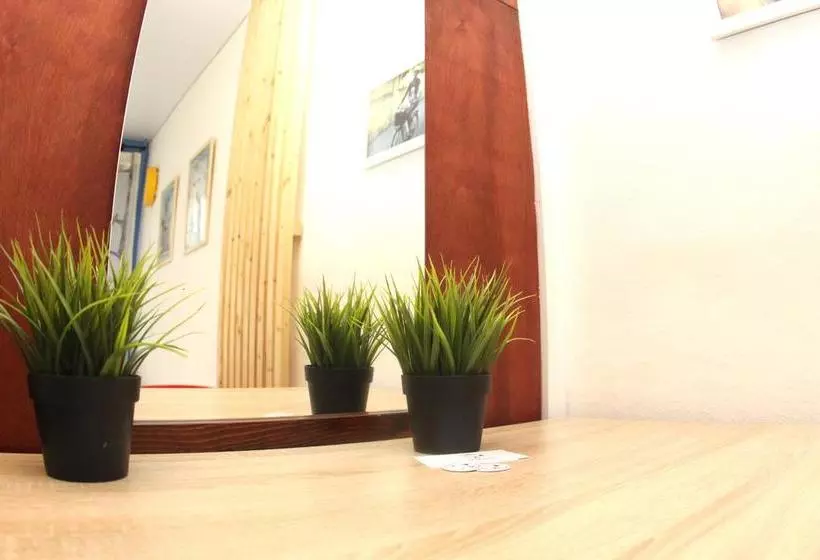 Hostel Bedandbike Rooms