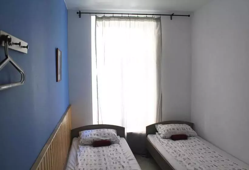 Hostel Bedandbike Rooms