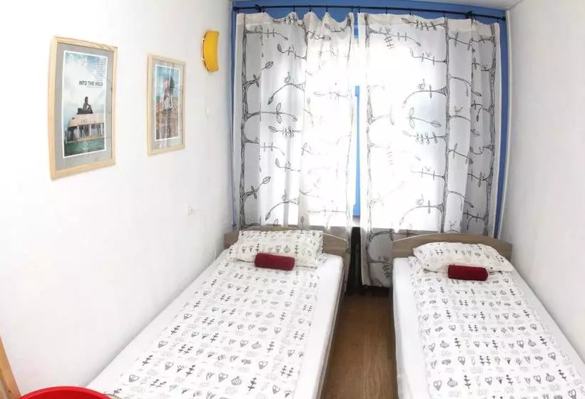 Hostel Bedandbike Rooms