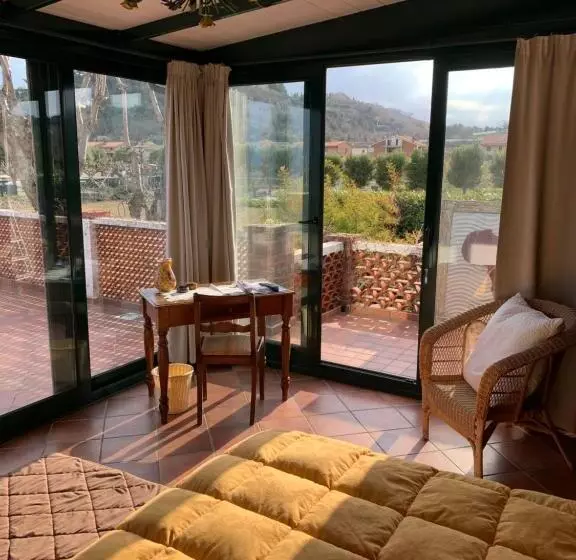 Aamiaismajoitus (B&B) Villa Mirella Beach