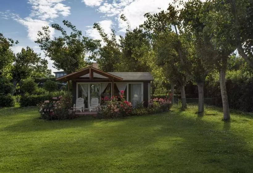 Aamiaismajoitus (B&B) Villa Mirella Beach