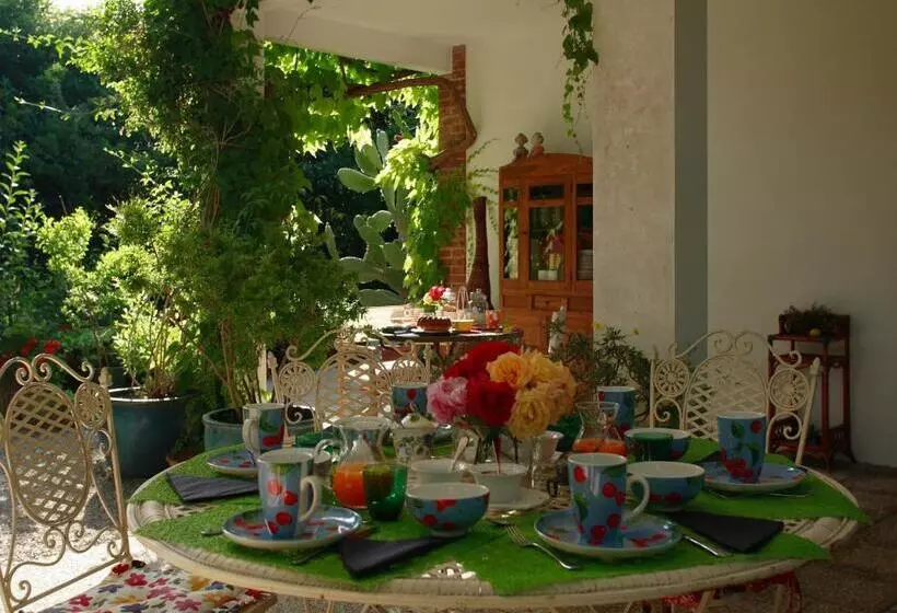 Aamiaismajoitus (B&B) Villa Mirella Beach