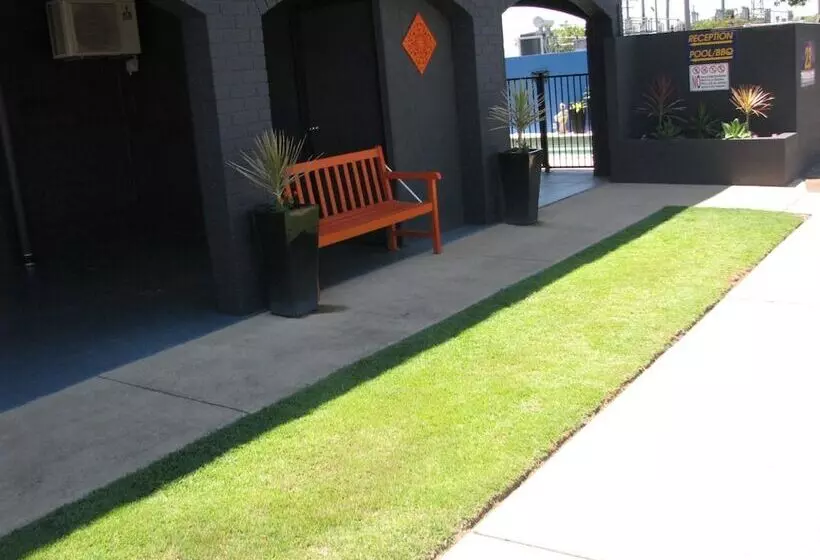 Charm City Motel