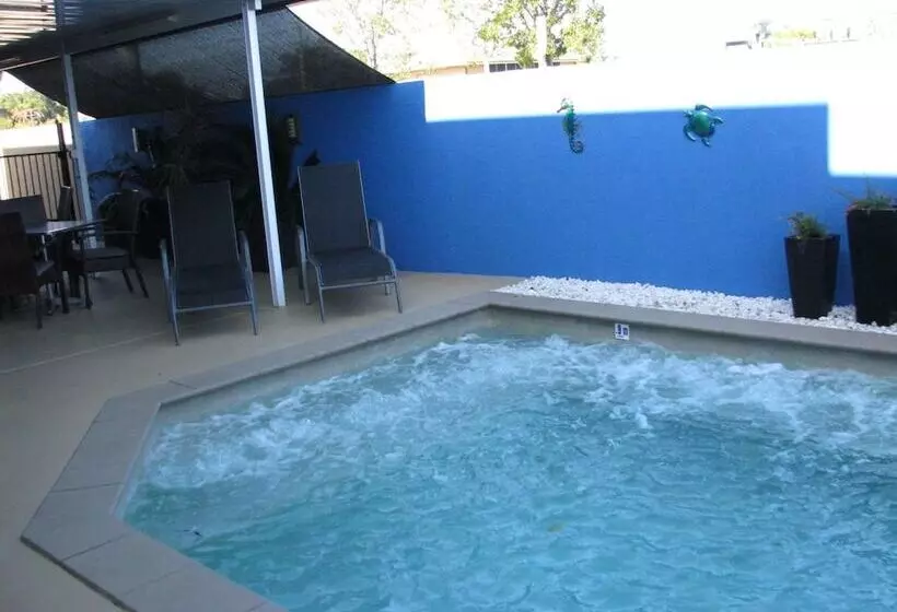 Charm City Motel