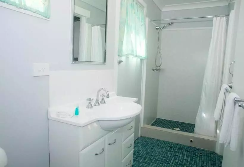 Charm City Motel