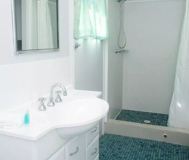Charm City Motel