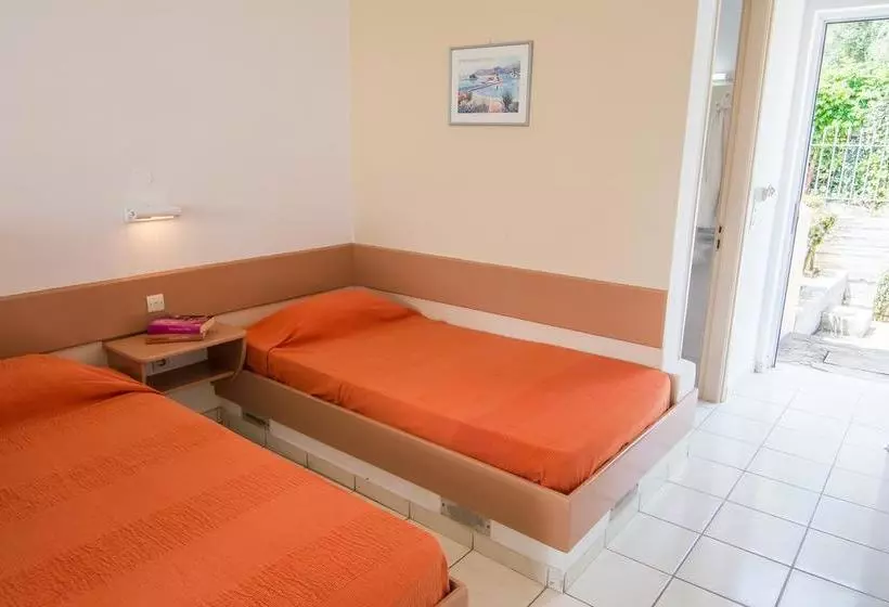 Hotelli Asteraki Apart