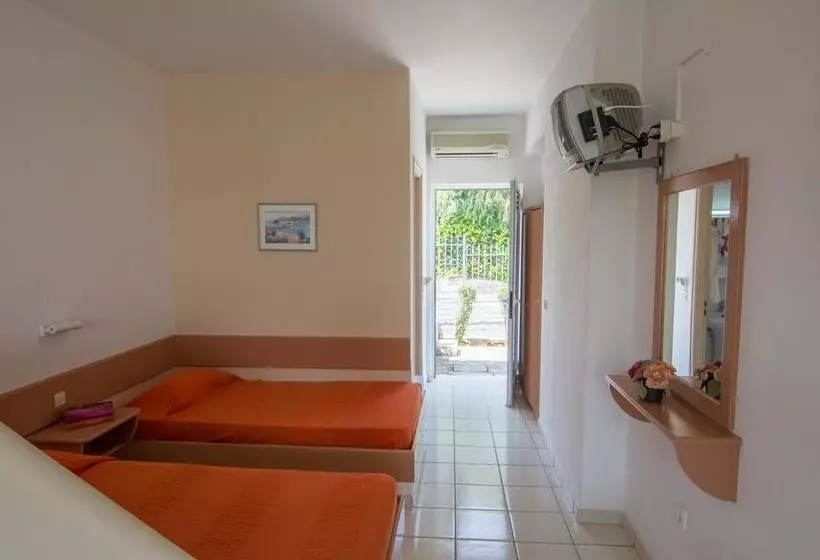 Hotelli Asteraki Apart