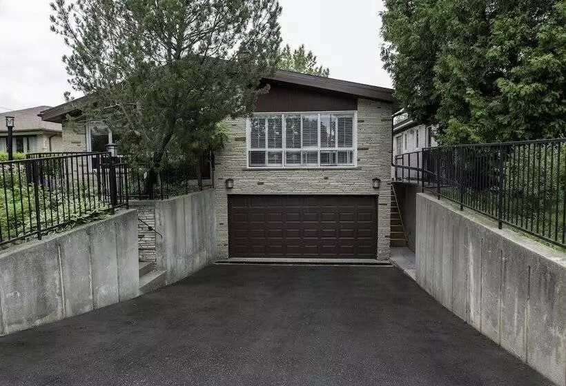 Hotelli Elevate Rooms Parkside Retreat B&b