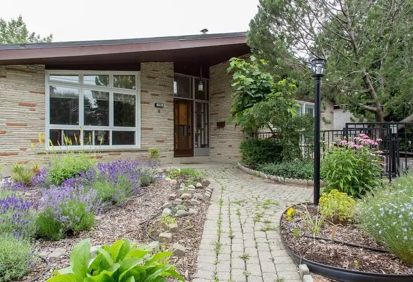 Hotelli Elevate Rooms Parkside Retreat B&b