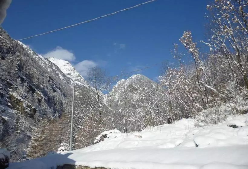 Hotelli Fior Di Roccia