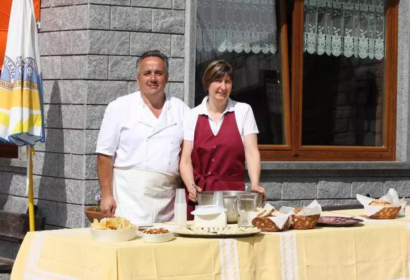 Hotelli Fior Di Roccia