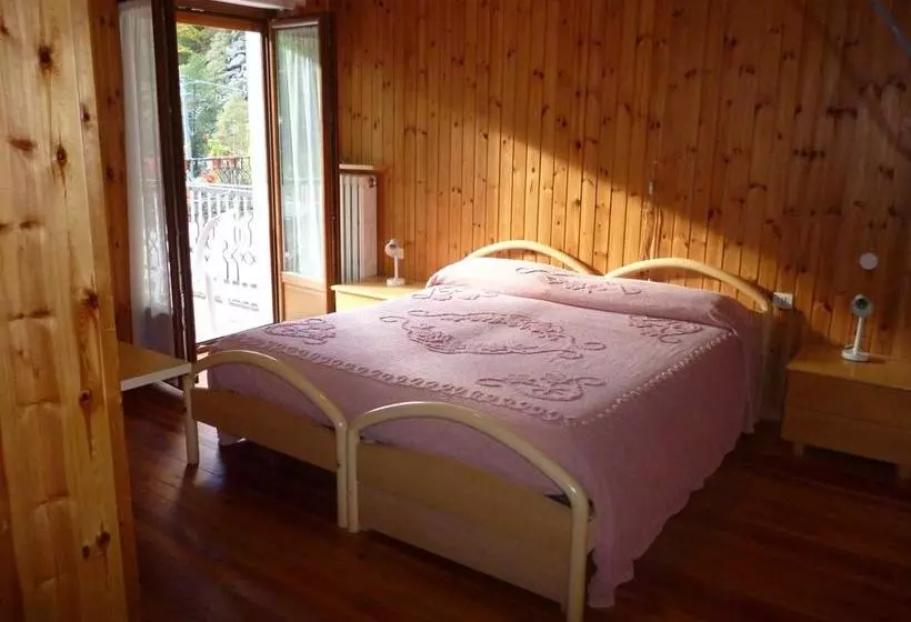 Hotelli Fior Di Roccia