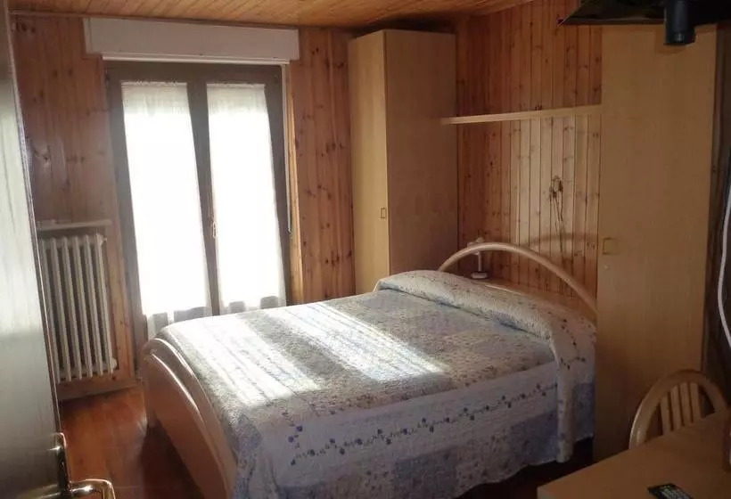 Hotelli Fior Di Roccia