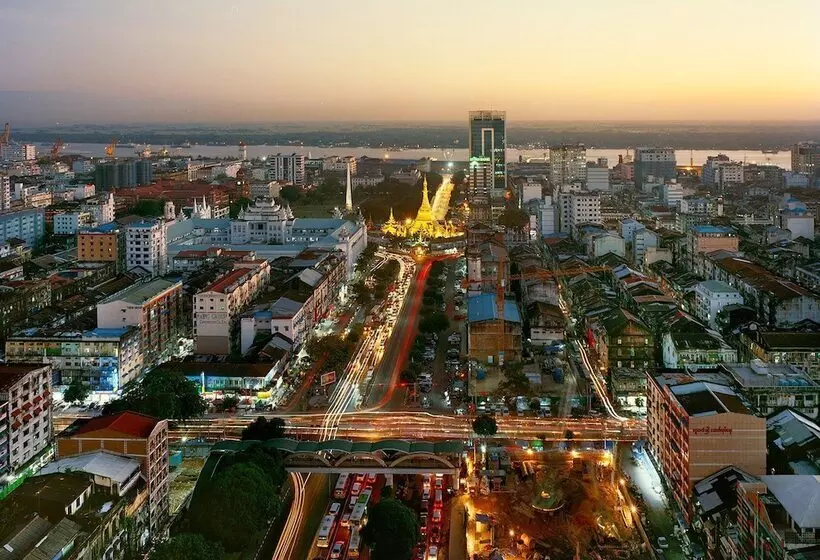 ホテル Pan Pacific Yangon