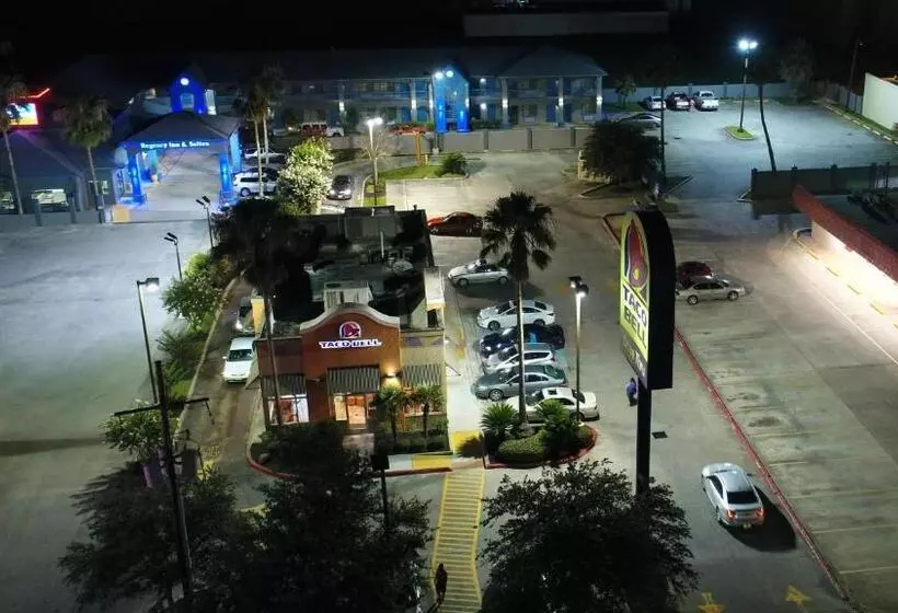 هتل Regency Inn & Suites Beaumont