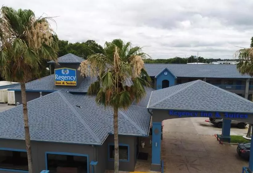 هتل Regency Inn & Suites Beaumont