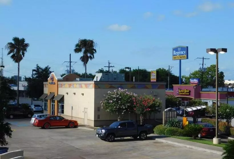 هتل Regency Inn & Suites Beaumont