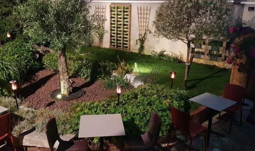 Logis Hotel Restaurant Le Cheval Blanc