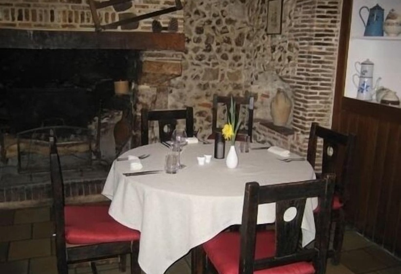 Logis Hotel Restaurant Le Cheval Blanc