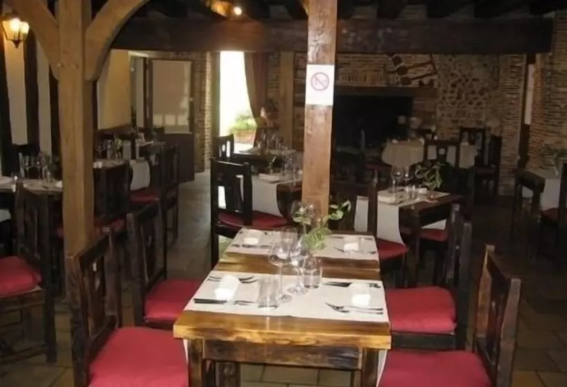 Logis Hotel Restaurant Le Cheval Blanc